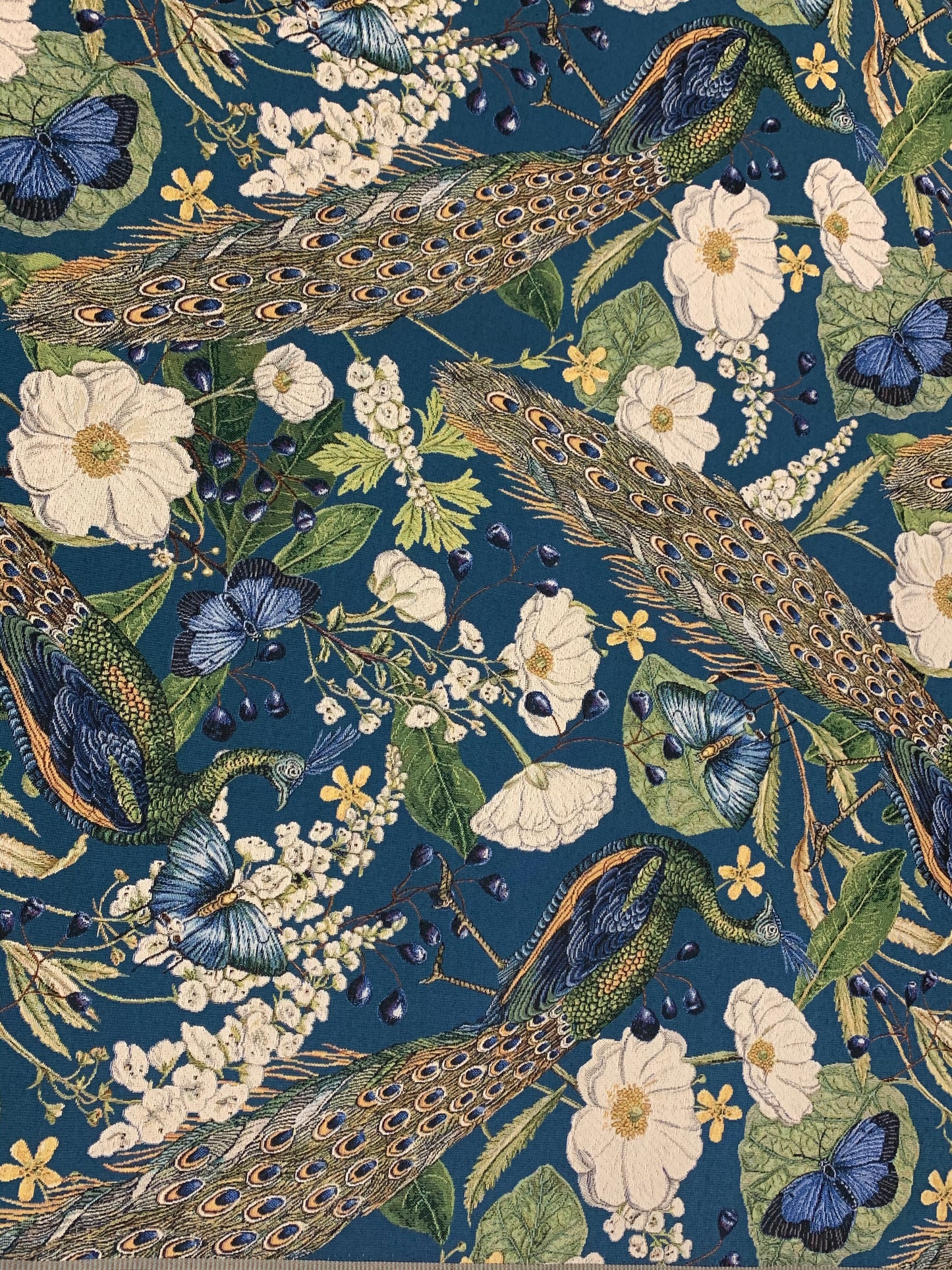 Gobelin Stoffe schöner Pfau auf blauem Hintergrund