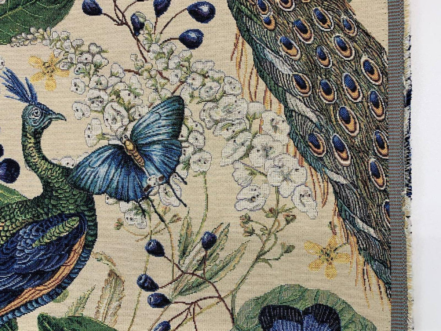 Gobelin stoffe schöner Pfau auf blauem