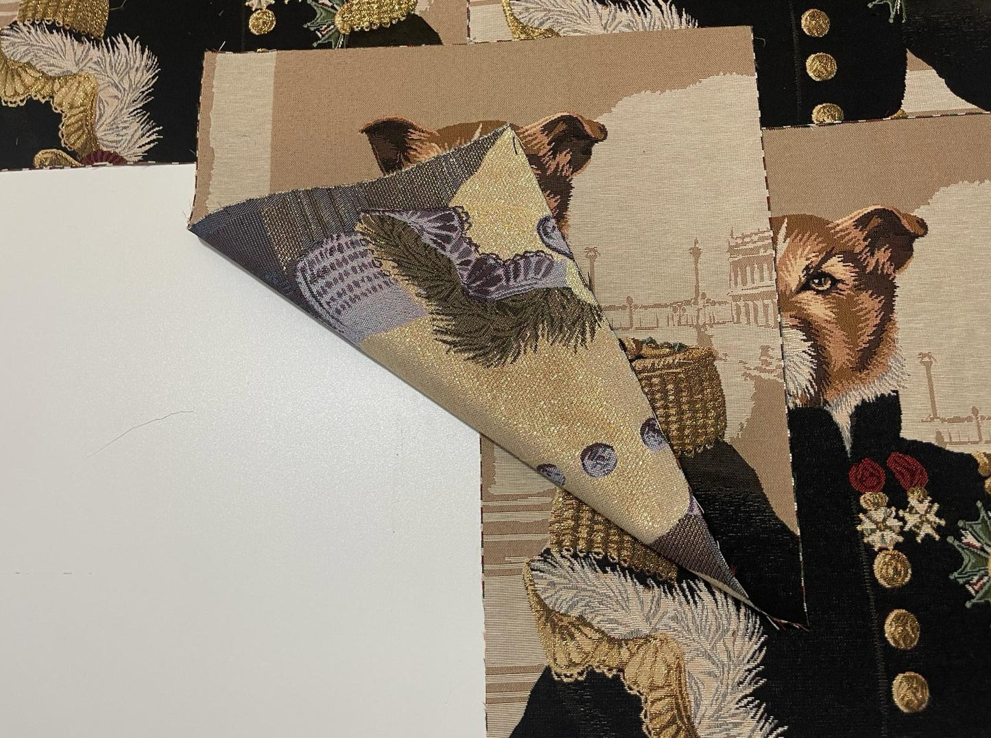 Gobelin Hund angelehnt an Barockzeit