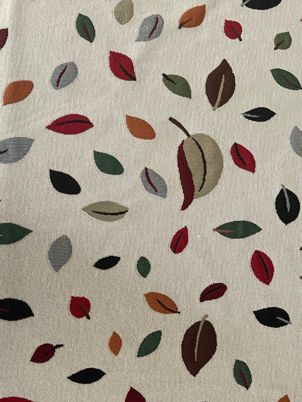 Gobelin Stoffe Motiv bunte Blätter weißer Hintergrund