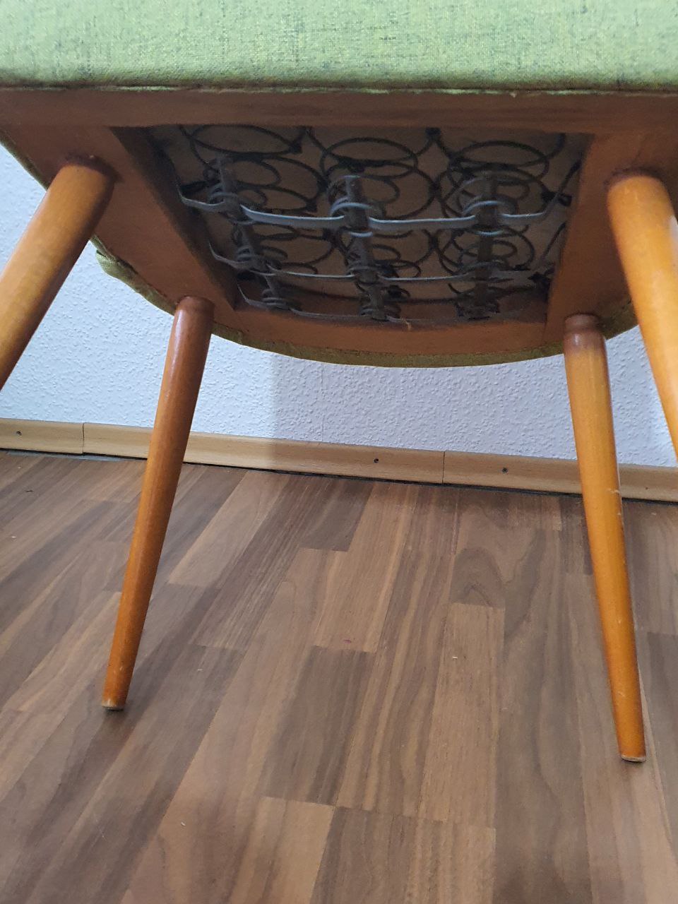 Stuhl Cocktailsessel ( Original) grüner Hintergrund