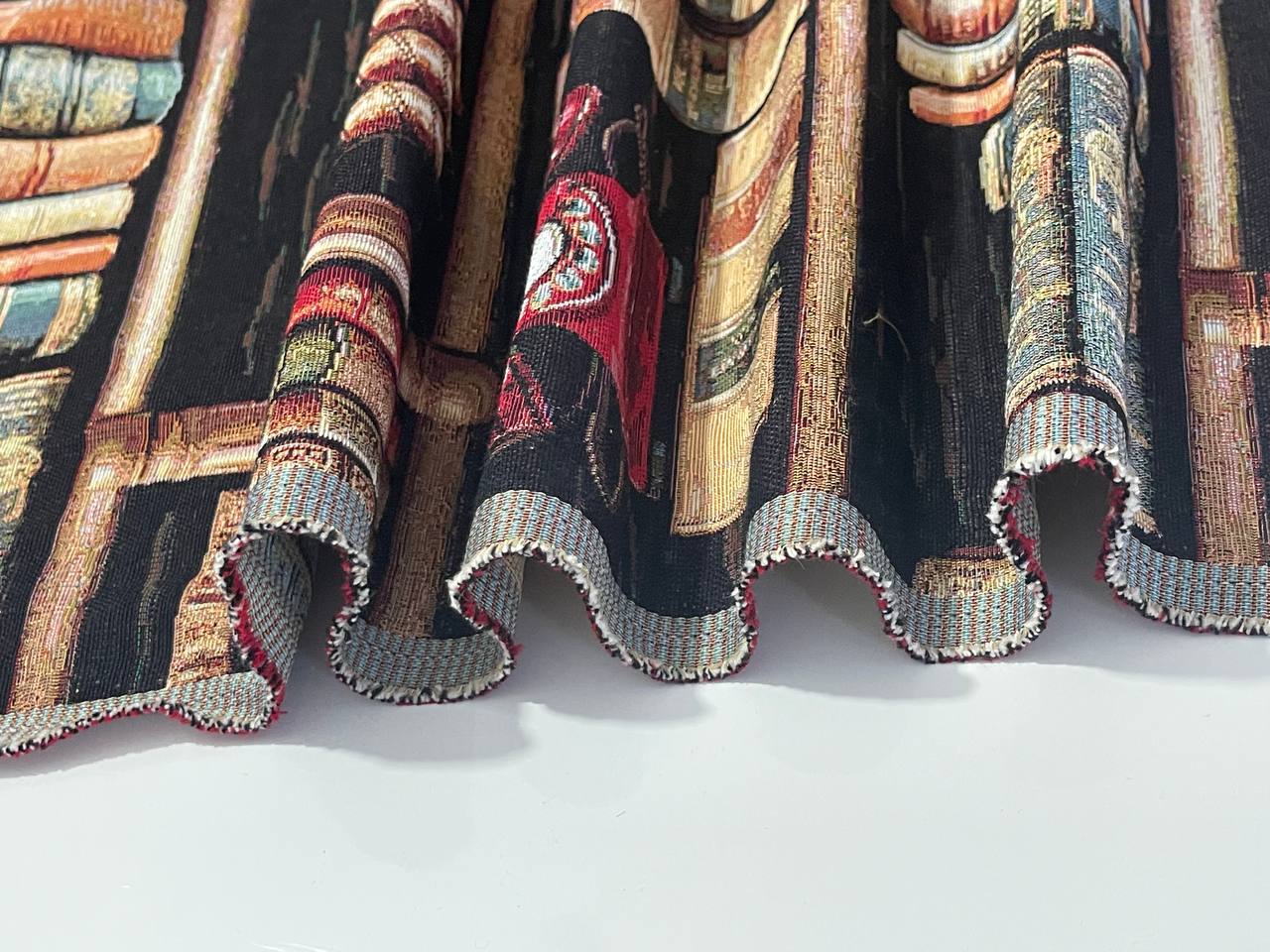 Gobelin Stoffe Library Design