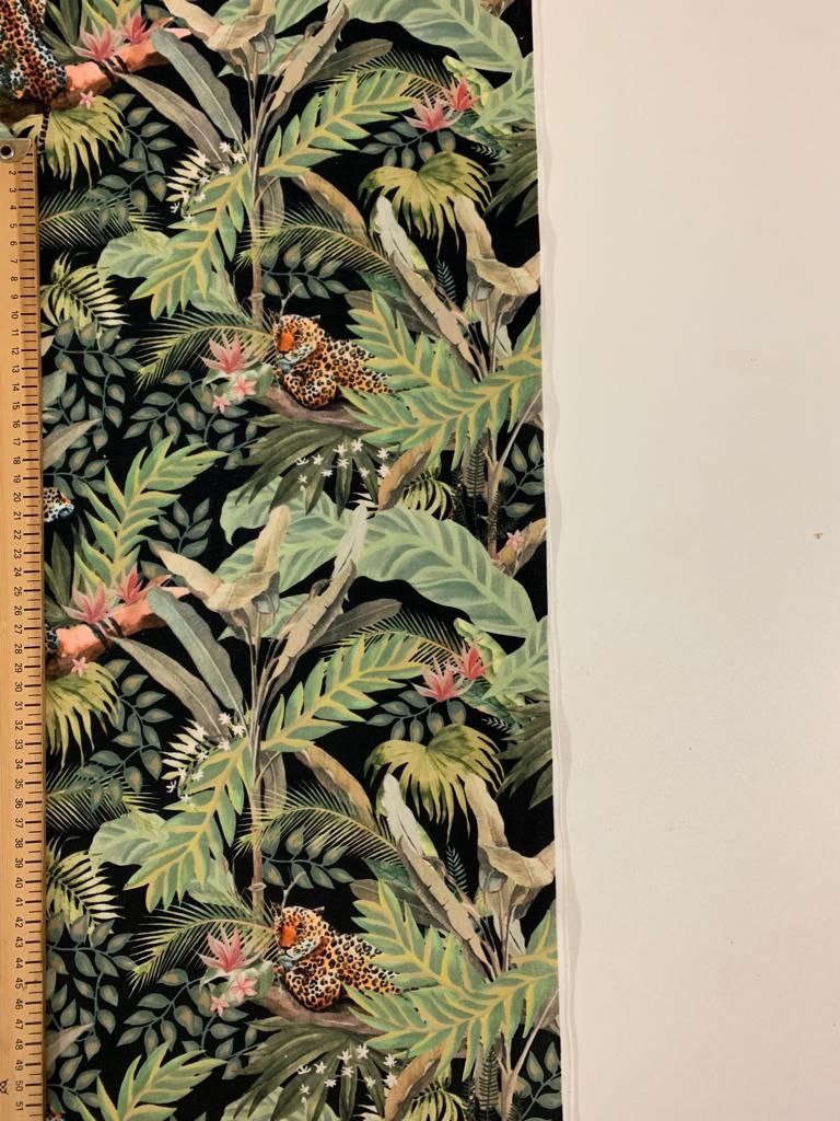 Digitalsamt Tropischer Regenwald mit Tigern