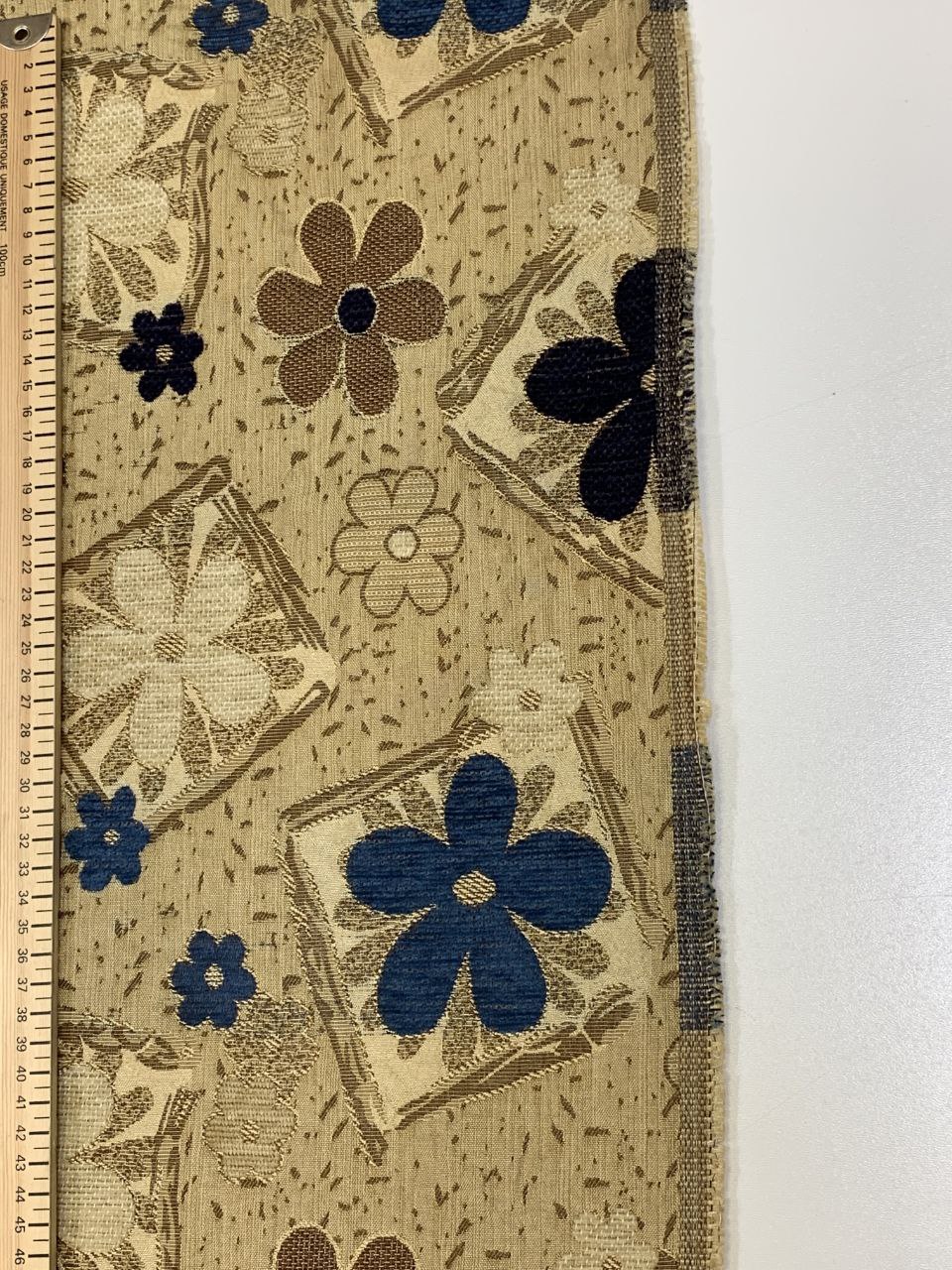 Möbel Stoffe blaue und blaue Blumen mit braunem Hintergrund