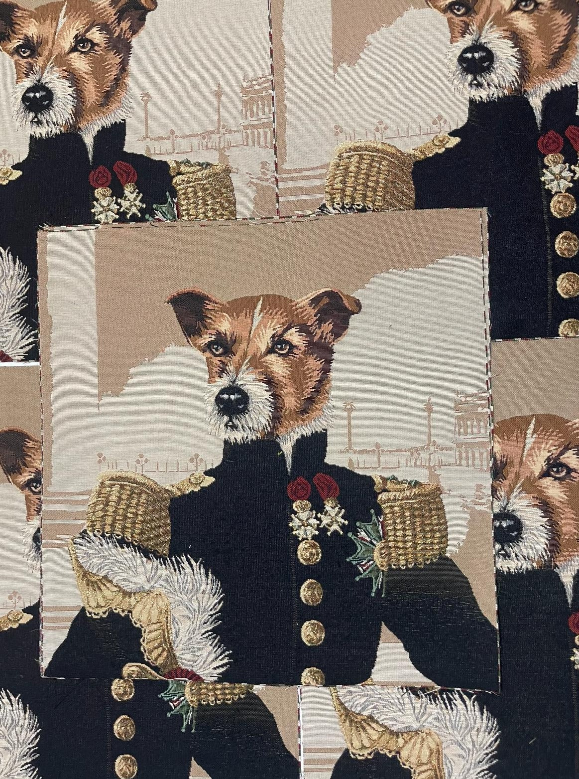 Gobelin Hund angelehnt an Barockzeit