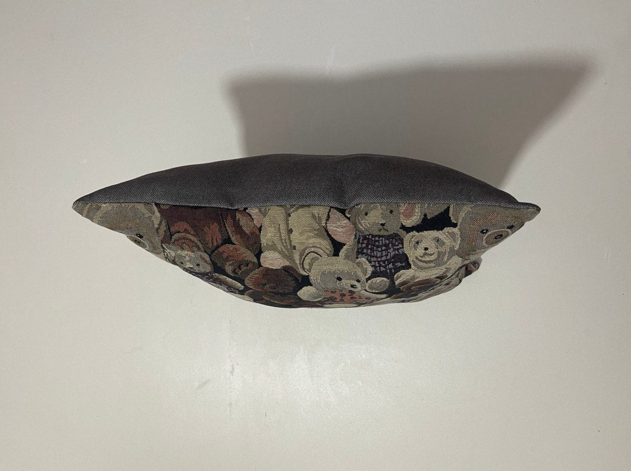 Gobelin Kissen (43x43cm)Bärenspiel