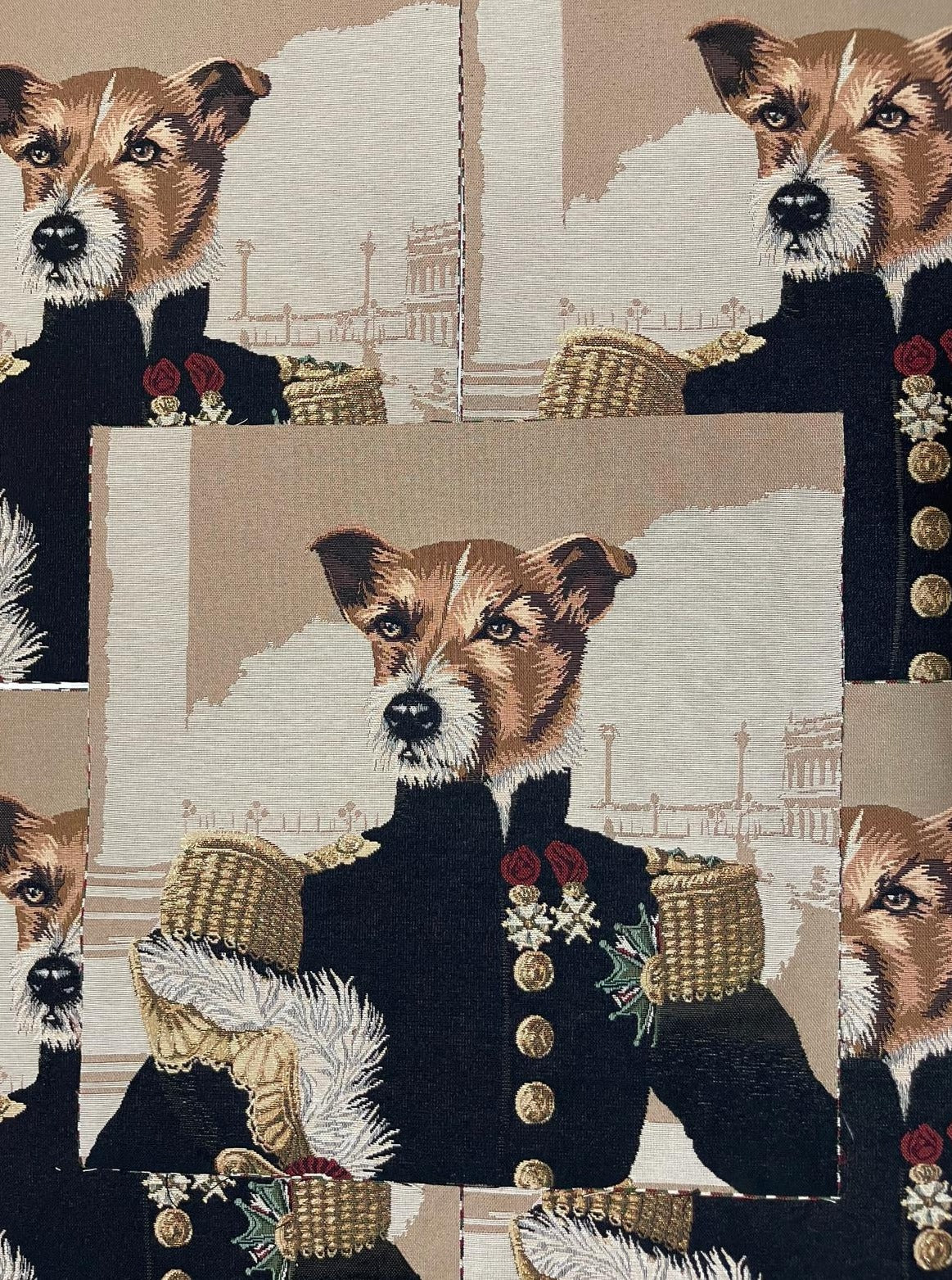 Gobelin Hund angelehnt an Barockzeit