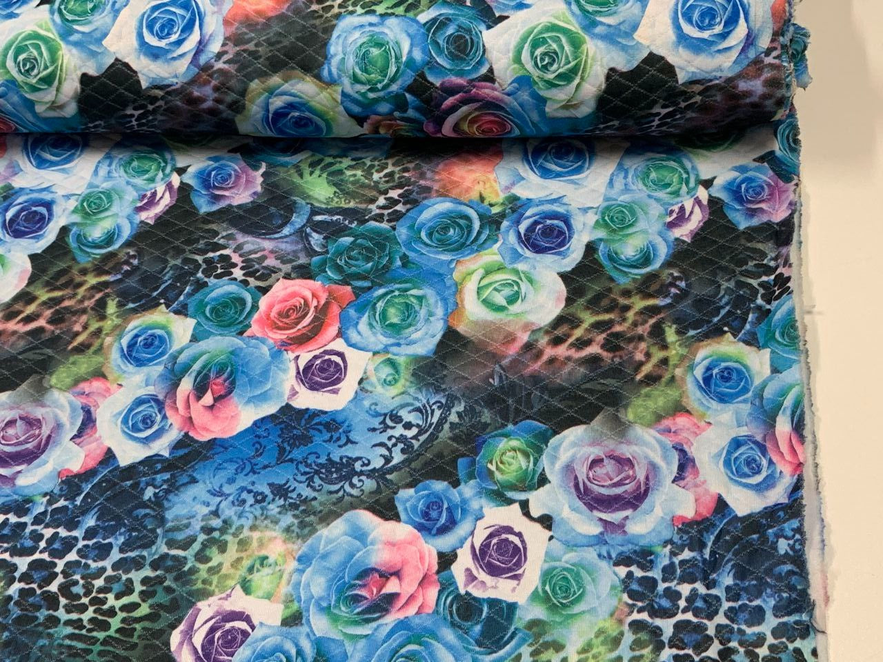 Polyester Kleidung Stoffe bunte Blumen mit blauem Design